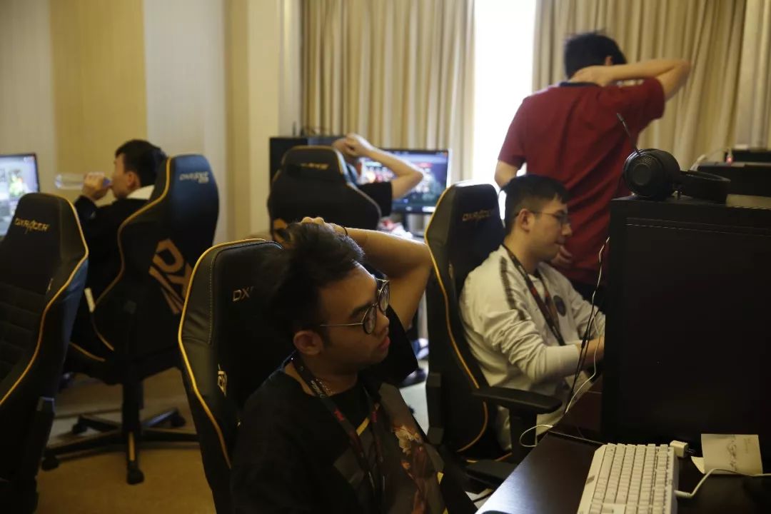 NIP正在为 Johnny Speeds 提供在其斯德哥尔摩办公室的训练营