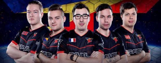 YB状态低迷，一触即溃。Bach夜魔在团队战斗中无敌。YB在第一局中输给了Tidebound。